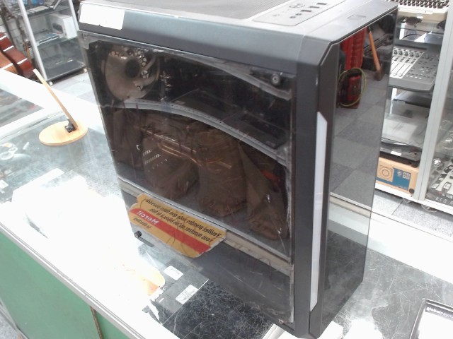 I5 8th/16gb ram/500gb ssd/rx 570 8gb