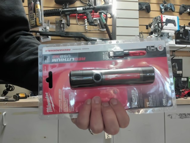 Lampe de poche compact usb de 800l red l