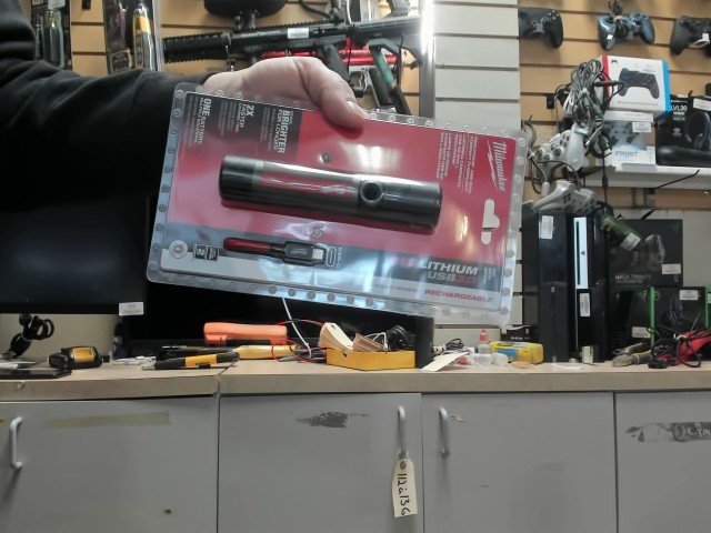 Lampe de poche compact usb de 800l re