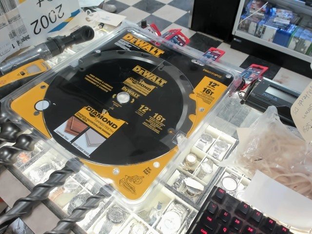 Blades 12'' flooring