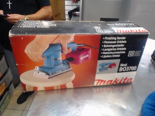 Sableuse makita 120v filaire