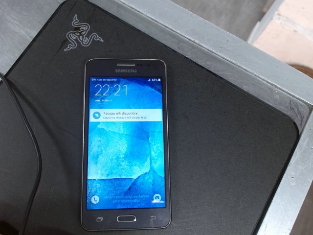 Cell samsung old but clean no acc