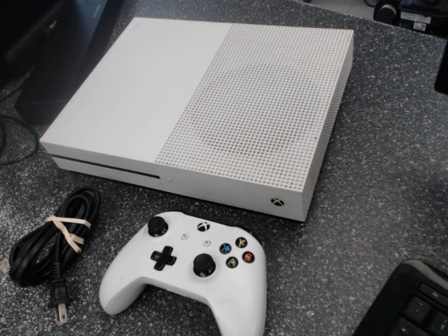 Xbox one s + manette