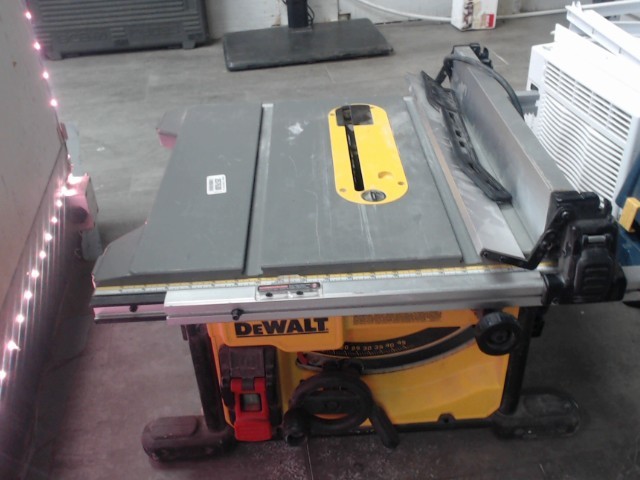 Banc de scie dewalt jaune