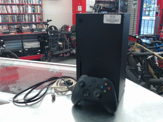 Console xbox one series x avec man noire