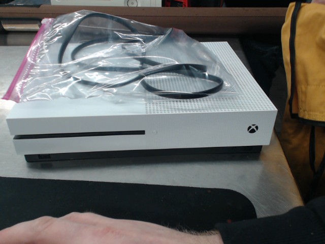 Xbox one s avec fil sans manette