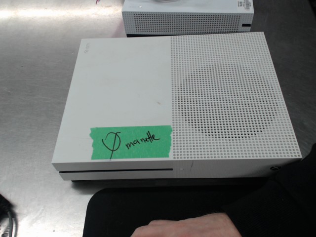 Xbox one s avec fils sans manette