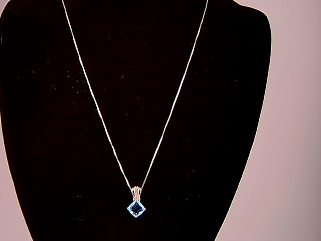 CHAINE EN OR BLANC 10KT AVEC PEDENTIF