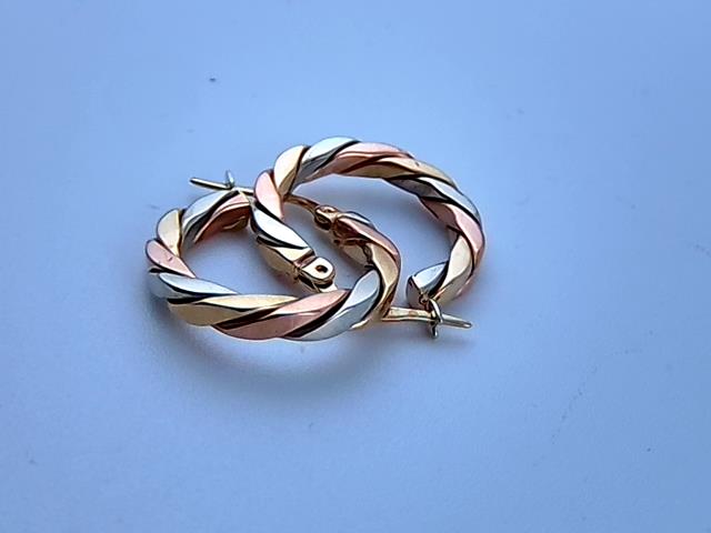 BOUCLES D OREILLES EN OR 10KT