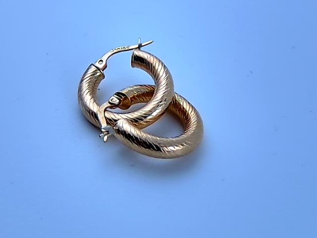 BOUCLES D OREILLES EN OR 10KT