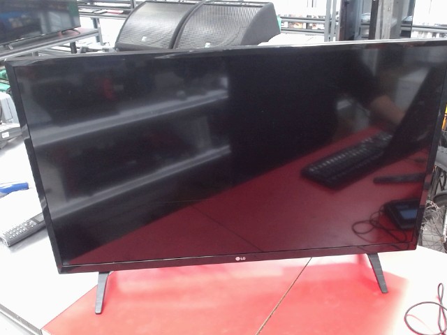 Tv 32'' 2018 lg avec manette