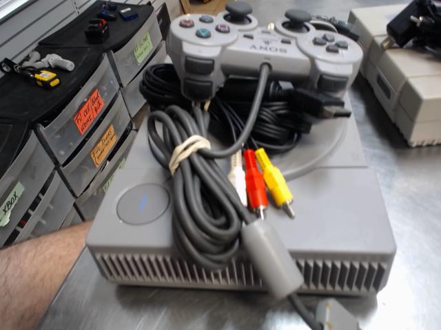 Playstation 1 avec 1 manette