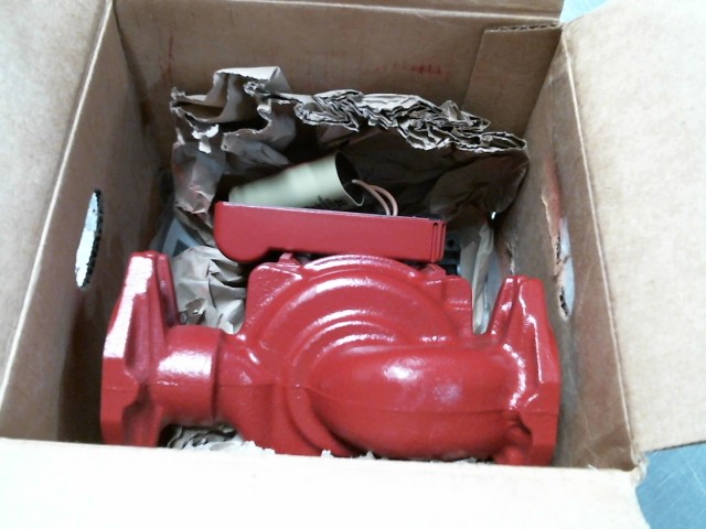 Pompe hydrlique rouge dans boite