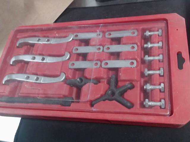 Ensemble d'extracteurs d'engrenages