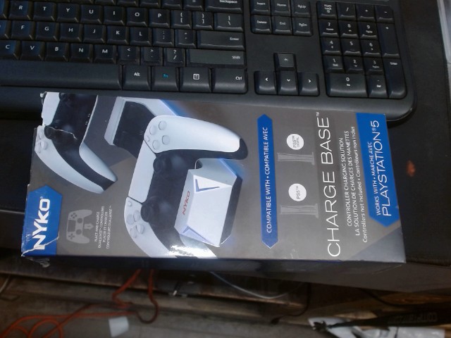 Charging base for ps5