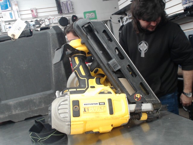 Gun a clou dewalt