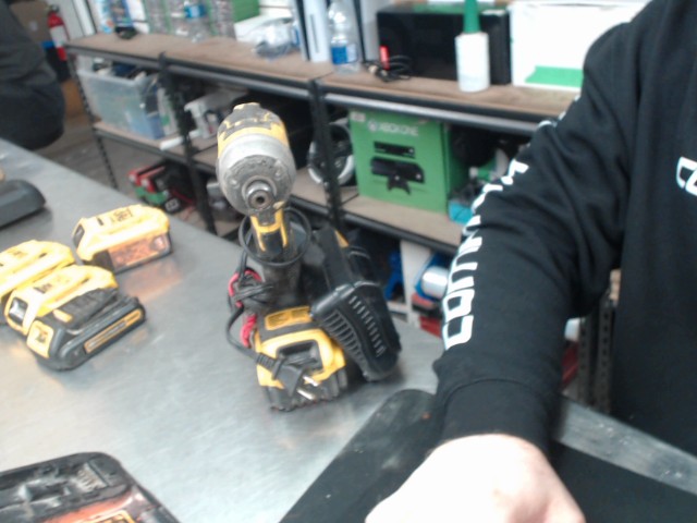 Impact driver avec bat 5ah et chargeur