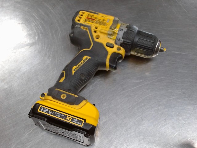Drill dewalt 12v av batterie