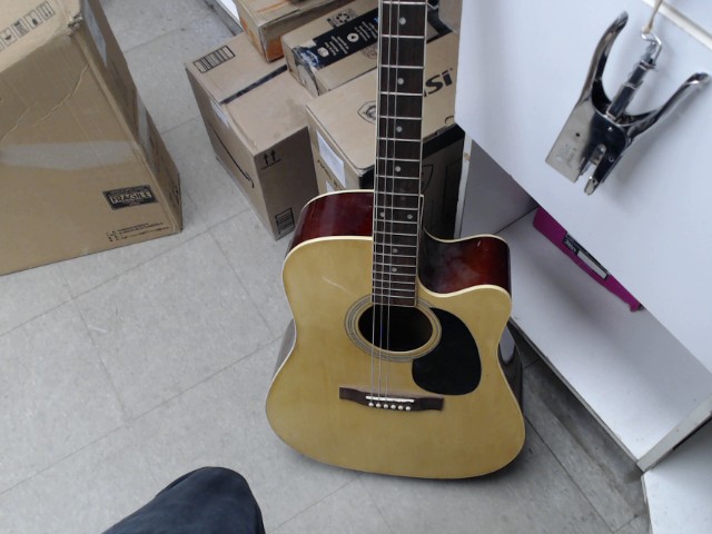 Guitar acoustic