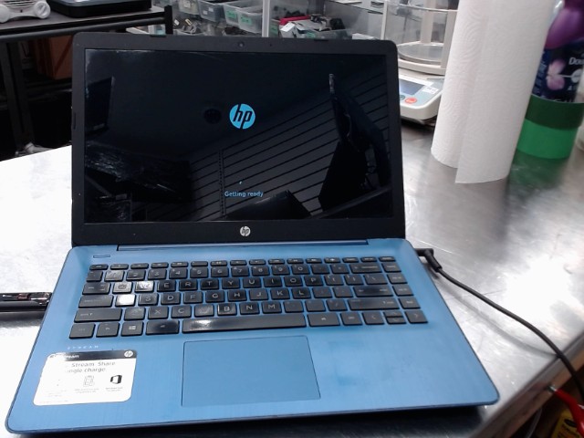 Laptop pret confiance + chg / souris