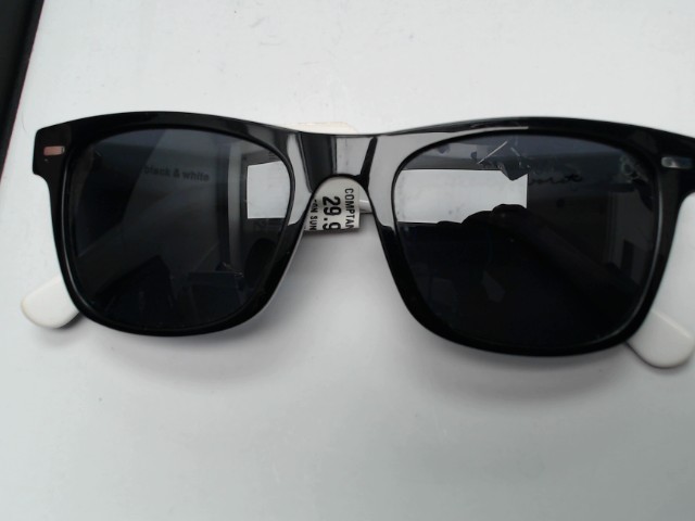 Lunettes soleil noir et blanc