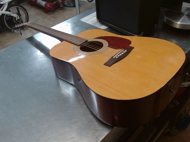 Guitar acoustique (manque 1 corde)