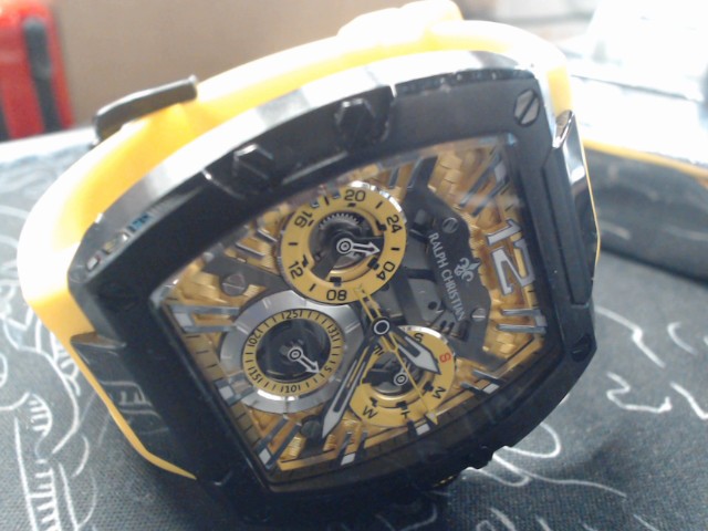 Chronograph rectangulaire jaune noir