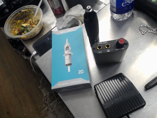 Tatooeuse noir boite + acc