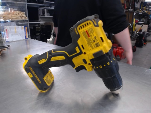 Drill driver dewalt