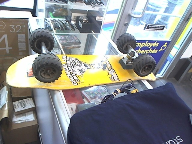 Skate cachagua land dirt board race