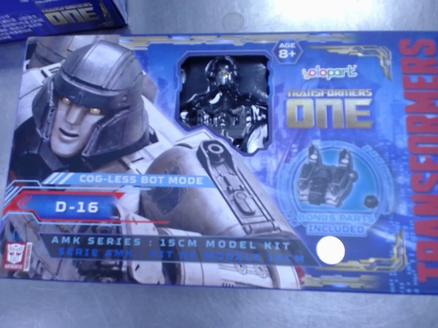 Figurine transformers one new