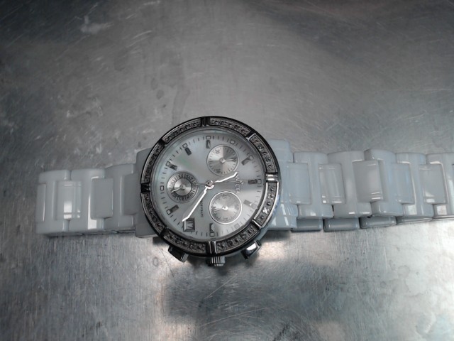 Montre invicta bracelet blanc nacre