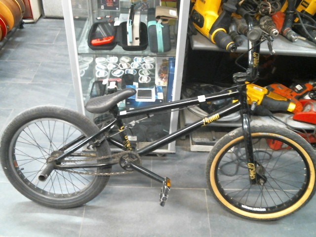 Bmx noir bump aero