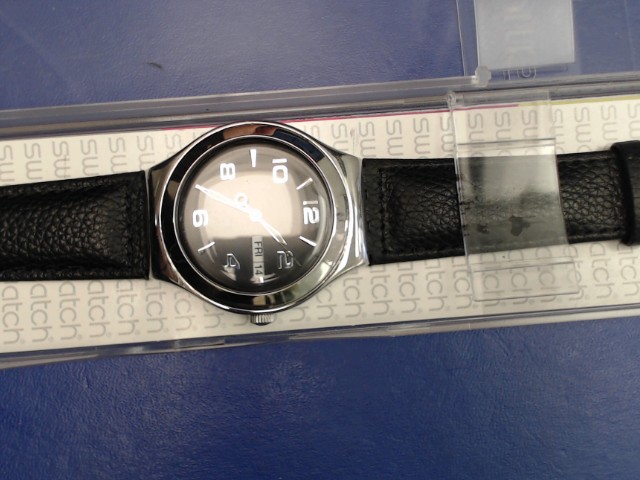 Montre bracelet cuir swatch