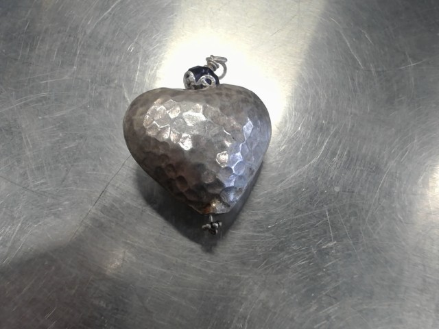 Pendantif argent forme coeur + pierre