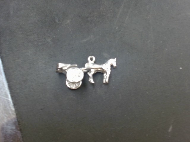 Breloque cheval avec chariot