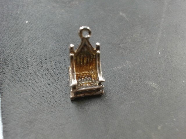 Breloque chaise de roix