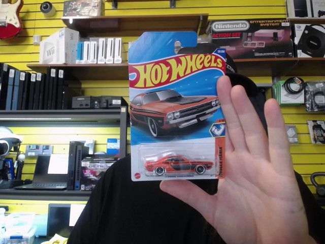 Hotwheels dodge challenger
