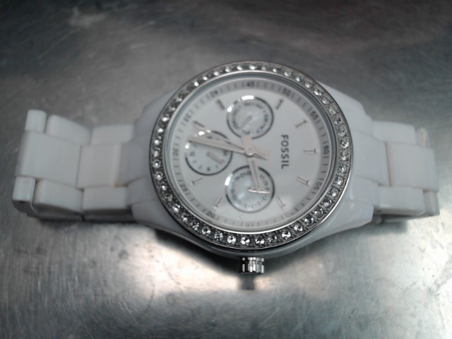 Montre fossil blanche