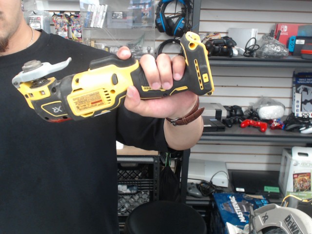Multitool dewalt dcs356
