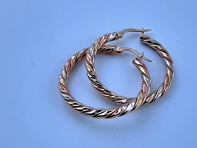 BOUCLES D OREILLES EN OR 10KT