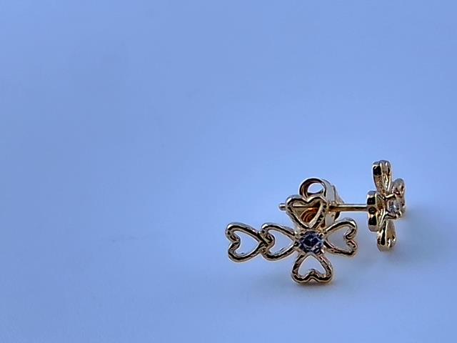 BOUCLES D OREILLES EN OR 10KT