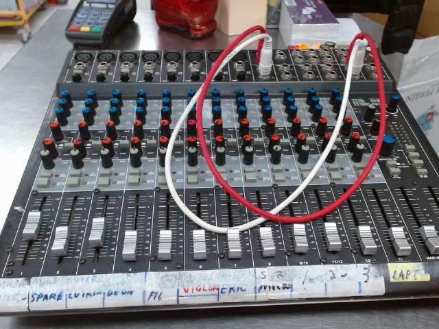 Fire wire console multimix 16 alesis