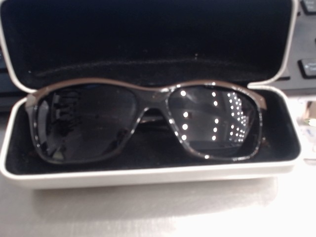 Paire lunette soleil + case