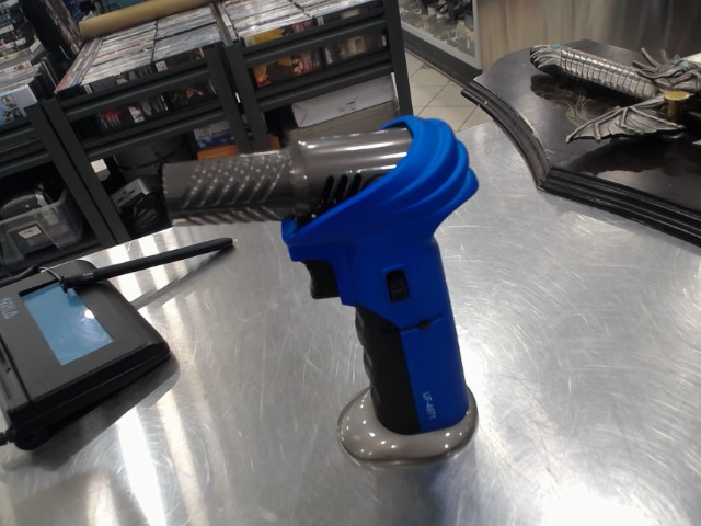 Torche avec canette de butane