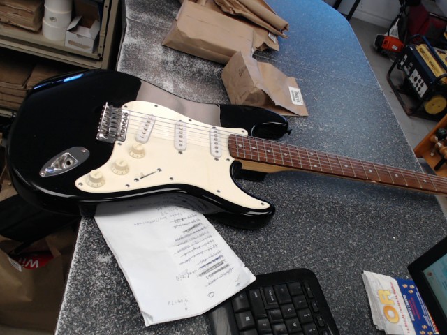 Guitar electric noir et blanc