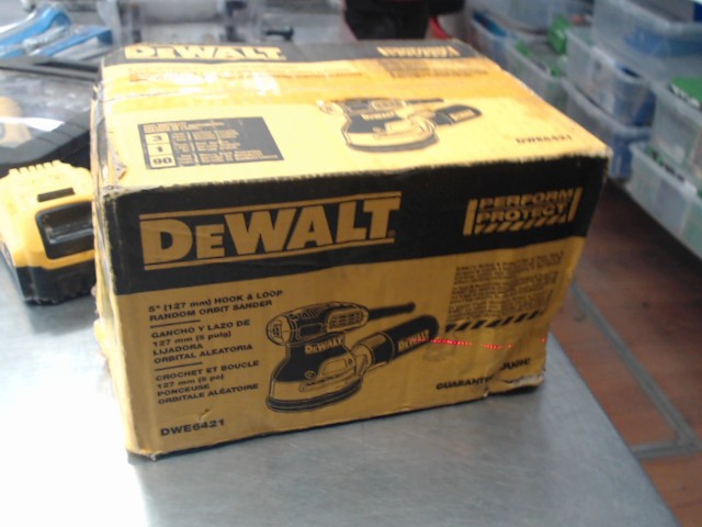 Ponceuse neuve dans la boite