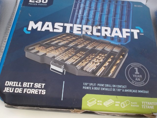 Meche mastercraft dans coffre bleu