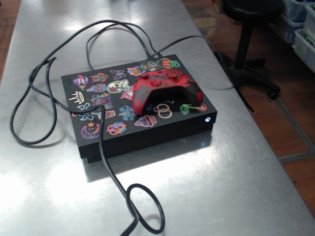 Xbox one x 1 man rouge camouflage