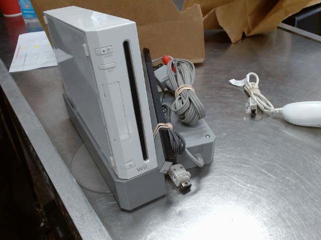 Console wii + 1 nun+wire